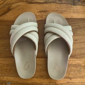 Olukai Hila Cloudy size 6